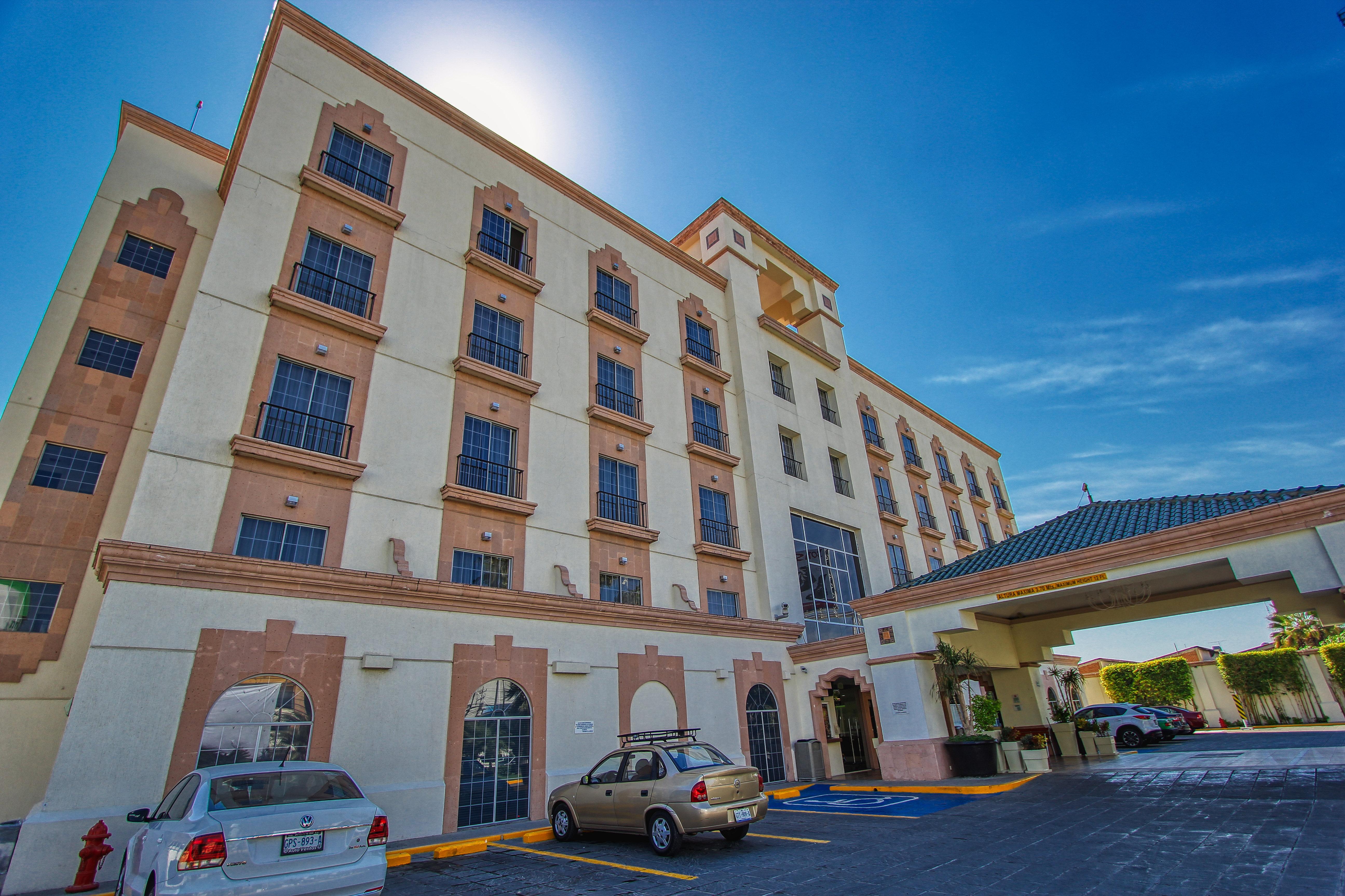 Holiday Inn León Exterior foto